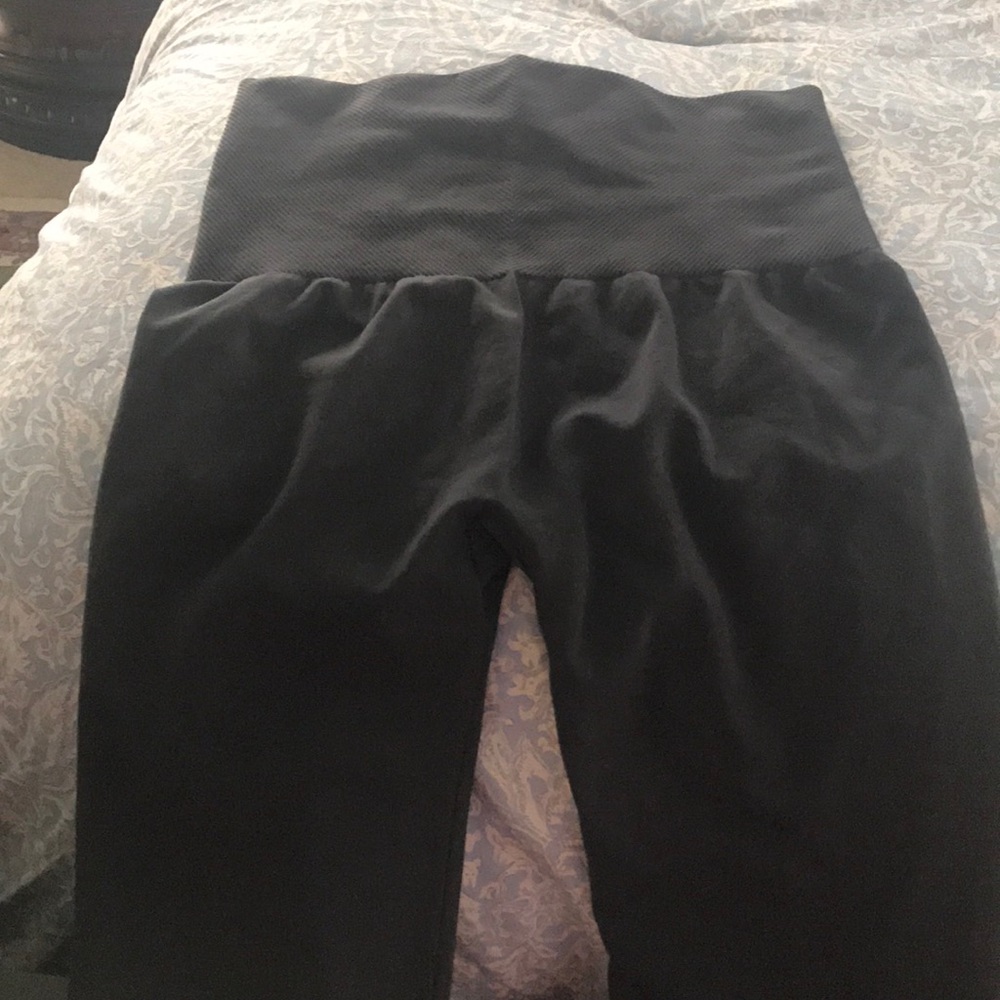 Spanx Love Your Assets Seamless Leggings